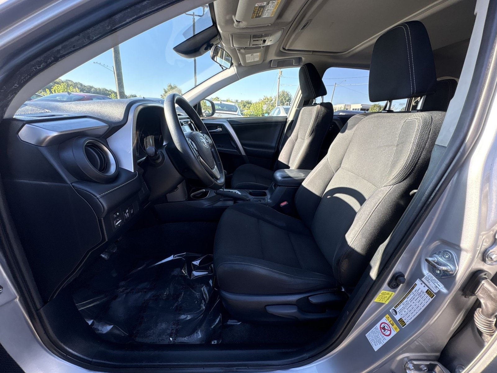 Used 2018 Toyota RAV4 XLE w/ Plus Extra Value Package FWD image 13