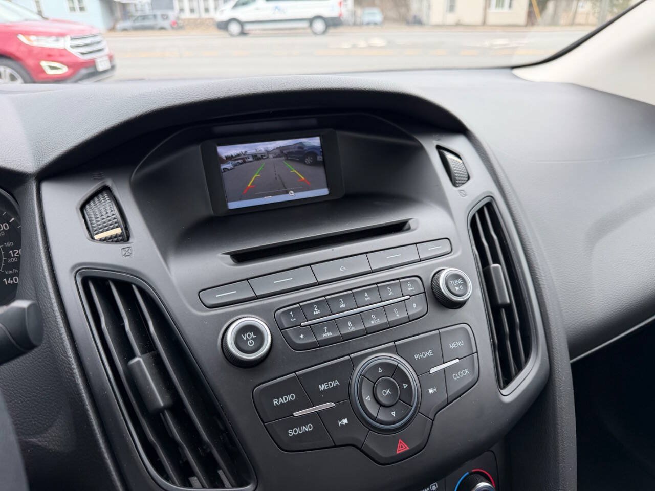 Used 2016 Ford Focus SE FWD image 11