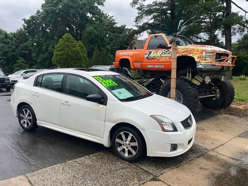 Used 2012 Nissan Sentra 2.0 SR w/ Special Edition Pkg FWD image 1
