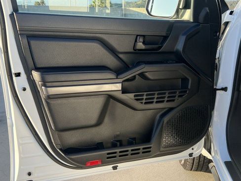 Used 2025 Toyota Tacoma SR5 image 21