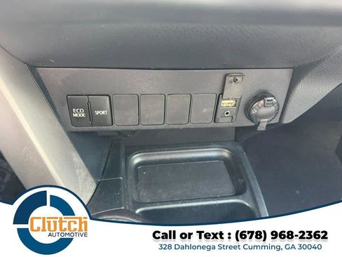 Used 2018 Toyota RAV4 XLE FWD image 14