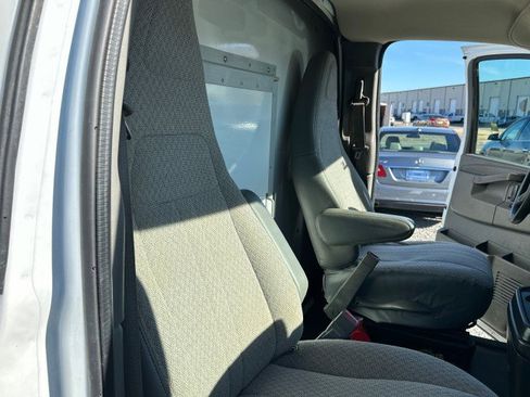 Used 2016 Chevrolet Express 3500 image 26