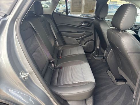 Used 2025 Chevrolet Trax LT image 23