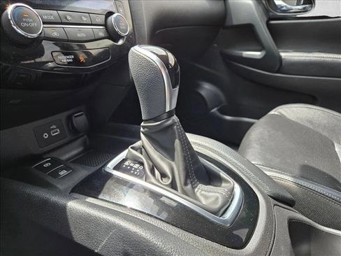 Used 2022 Nissan Rogue Sport SL AWD/4WD image 15