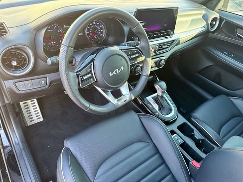 Used 2024 Kia Forte GT-Line w/ GT-Line Premium Package image 11