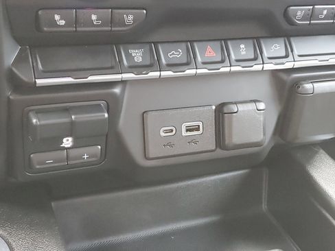 Used 2020 GMC Sierra 3500 SLT w/ SLT Convenience Package image 22