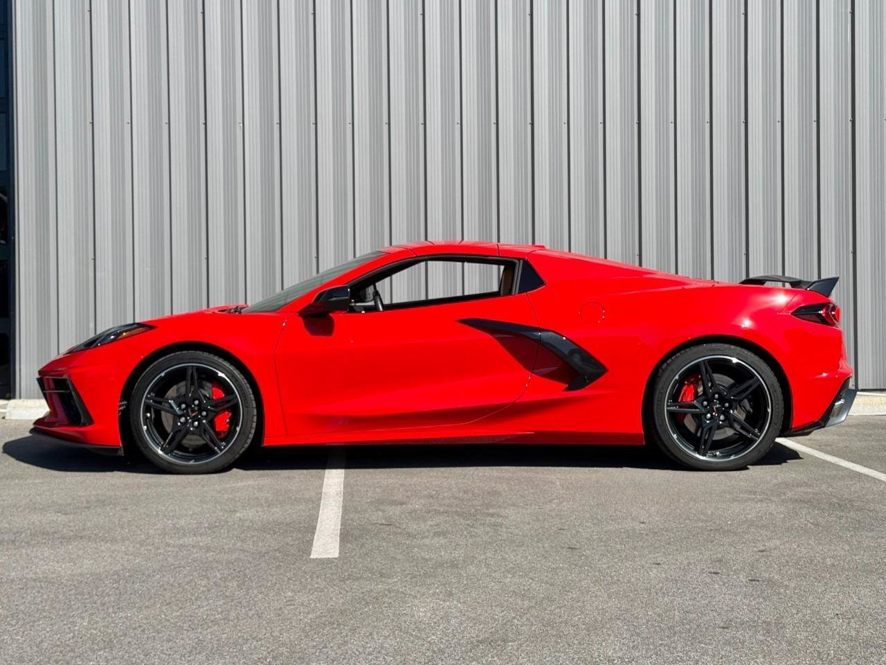 Used 2021 Chevrolet Corvette Stingray Preferred Conv w/ Z51 Performance Package RWD image 8