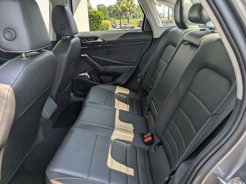 Used 2024 Volkswagen Jetta SE FWD image 13