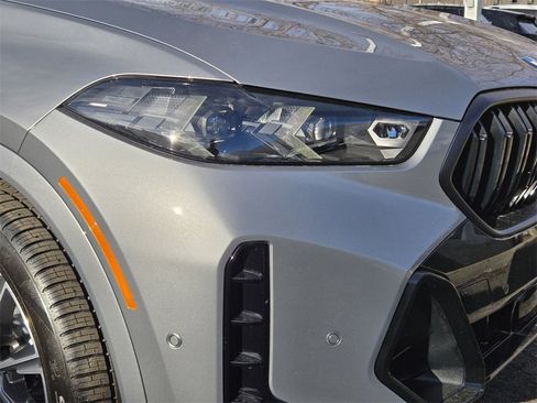 New 2026 BMW X6 M60i w/ Climate Comfort Package image 8