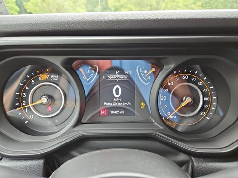 Used 2024 Jeep Wrangler Unlimited Sport AWD/4WD image 23