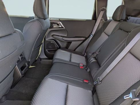 New 2025 Mitsubishi Outlander ES image 17