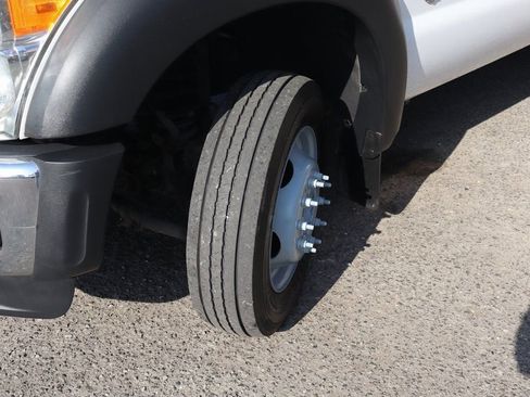 Used 2015 Ford F550 2WD Regular Cab Super Duty image 38