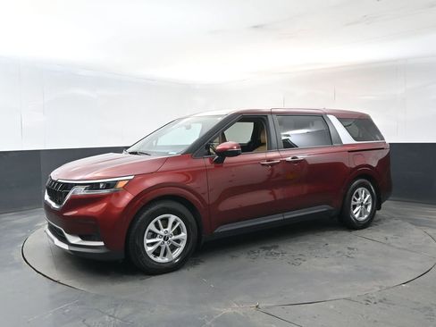 Certified 2024 Kia Carnival LX image 2