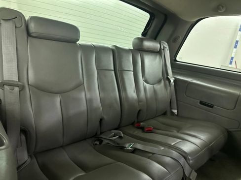 Used 2004 Chevrolet Tahoe Z71 w/ Z71 Preferred Equipment Group AWD/4WD image 26