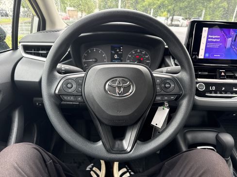 Used 2023 Toyota Corolla LE FWD image 18