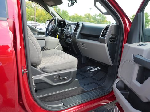 Used 2016 Ford F150 XLT w/ Equipment Group 302A Luxury AWD/4WD image 28