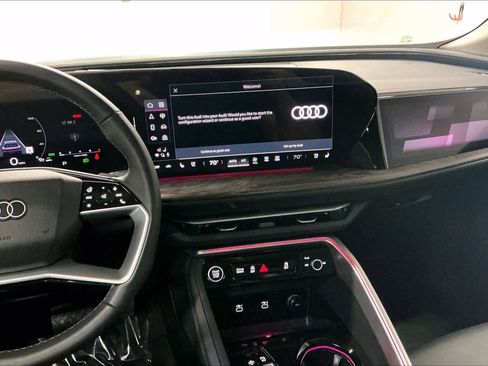 Certified 2025 Audi Q5 Prestige image 9