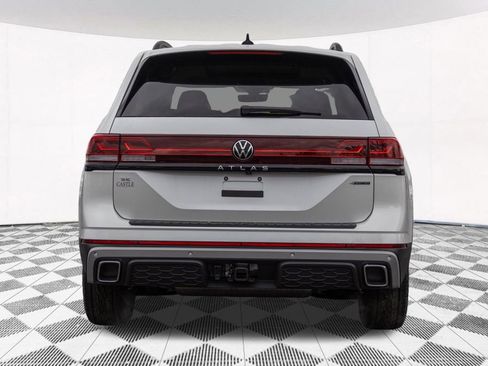 New 2026 Volkswagen Atlas Peak Edition image 12