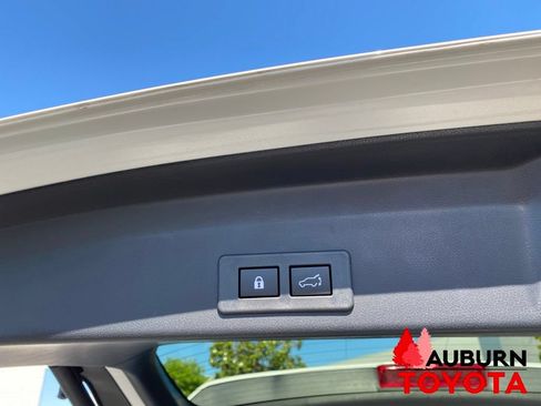 Used 2025 Subaru Ascent Limited AWD/4WD image 14