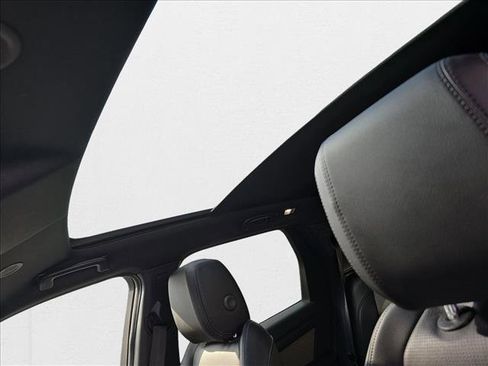 Certified 2024 Land Rover Discovery Sport Dynamic SE image 30