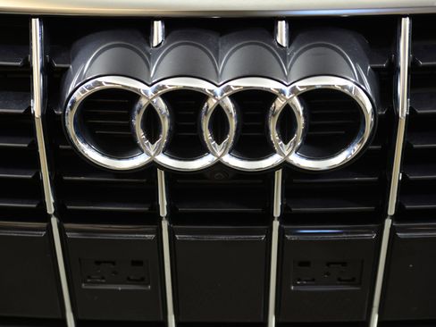 Certified 2025 Audi Q3 2.0T Premium Plus w/ Premium Plus Package image 15