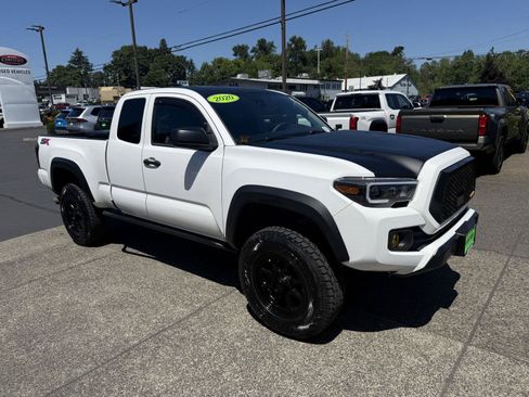 Used 2020 Toyota Tacoma SR w/ SX Package AWD/4WD image 6
