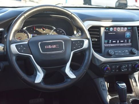Used 2018 GMC Acadia SLT w/ LPO, Floor Liner Package AWD/4WD image 23