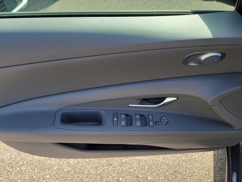 Used 2023 Hyundai Elantra Blue FWD image 18