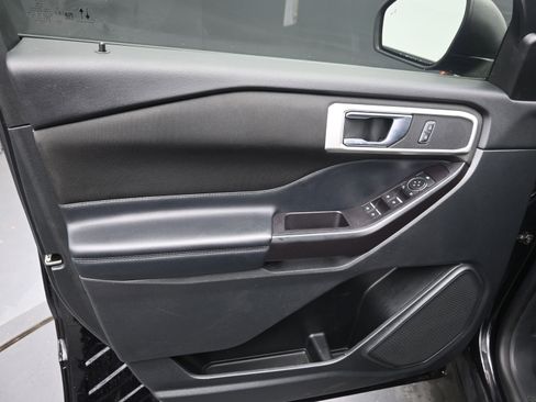 Used 2020 Ford Explorer XLT w/ Class III Trailer Tow Package image 13