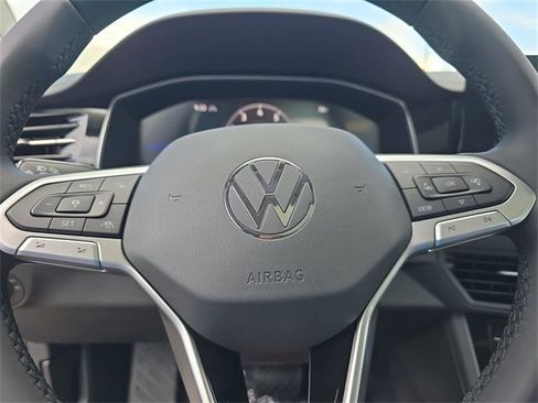 New 2025 Volkswagen Jetta SE image 8