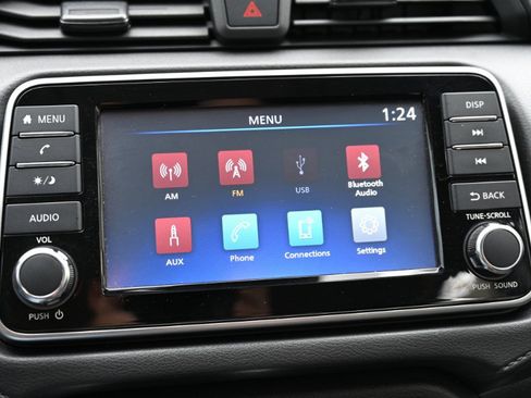 Used 2025 Nissan Versa S FWD image 19