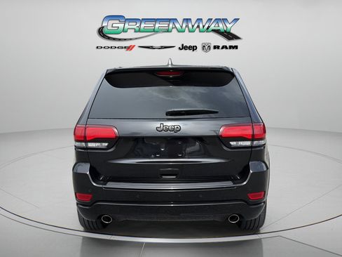 Used 2015 Jeep Grand Cherokee Altitude RWD image 3