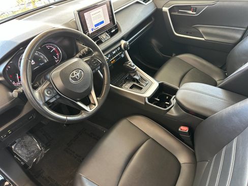 Used 2023 Toyota RAV4 XLE Premium FWD image 10