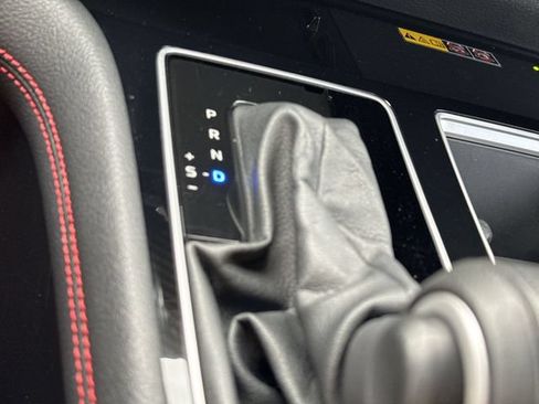 Used 2025 Toyota Sienna XSE w/ XSE Premium Package FWD image 23