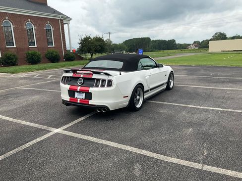 Used 2013 Ford Mustang GT Premium RWD image 10