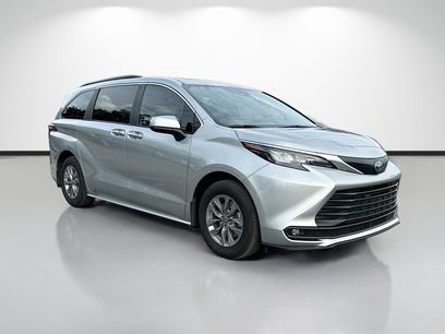 Used 2025 Toyota Sienna XLE