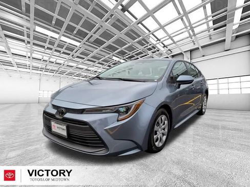 Used 2024 Toyota Corolla LE FWD image 8