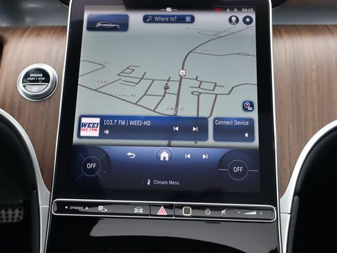 Used 2024 Mercedes-Benz GLC 300 4MATIC w/ AMG Line image 13