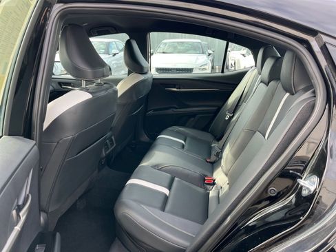 Used 2025 Toyota Camry SE image 26