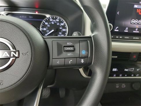 Used 2022 Nissan Rogue SV image 28