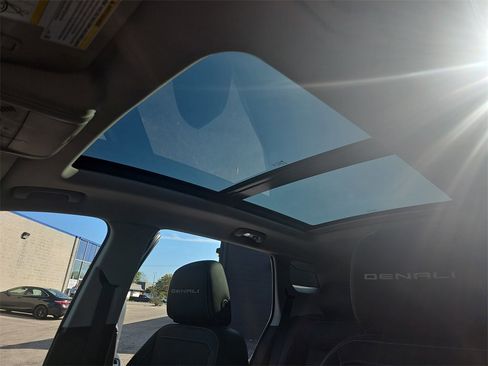 Used 2024 GMC Terrain Denali w/ Denali Premium Package image 38