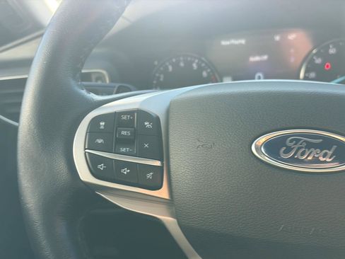 Used 2020 Ford Explorer XLT w/ Equipment Group 202A image 10