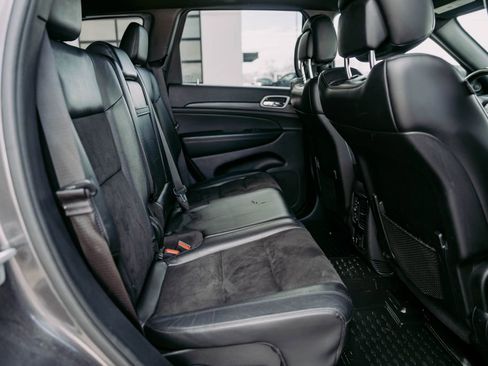 Used 2020 Jeep Grand Cherokee Altitude image 12