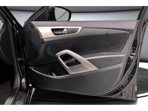 Used 2016 Hyundai Veloster image 24