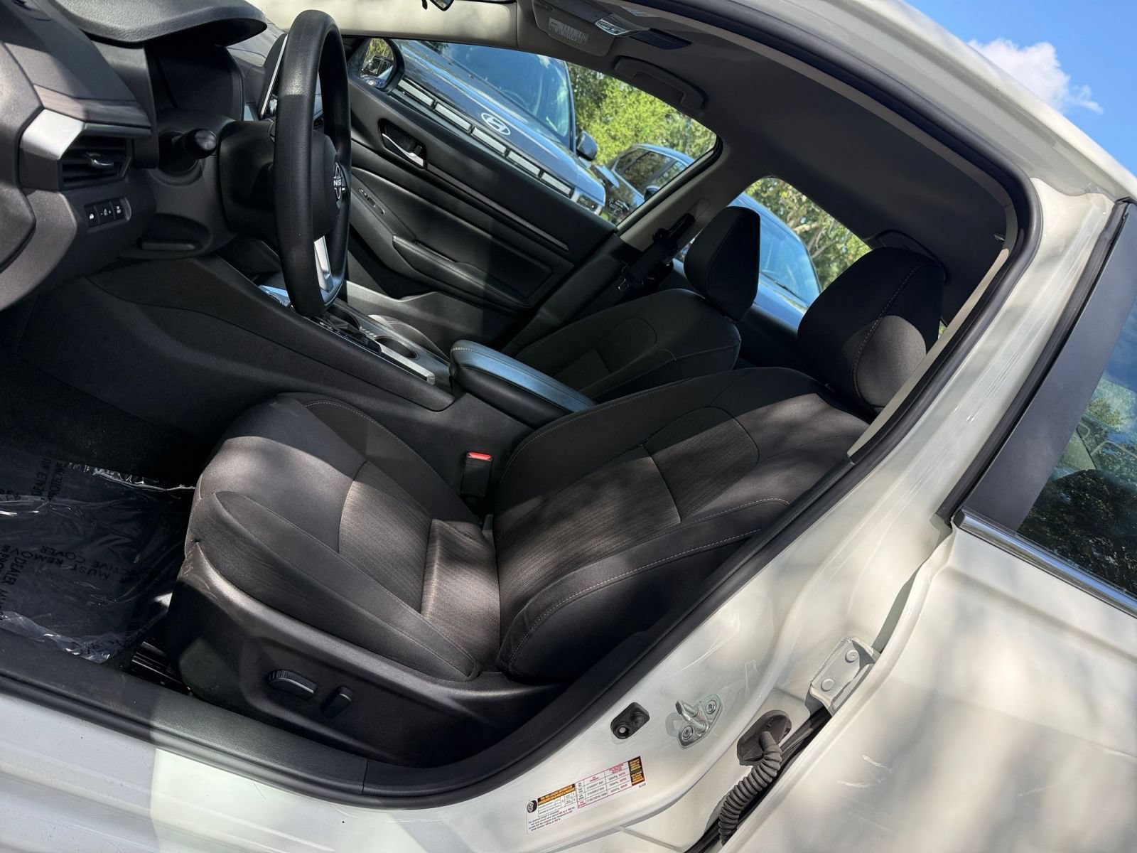 Used 2025 Nissan Altima 2.5 SV FWD image 22