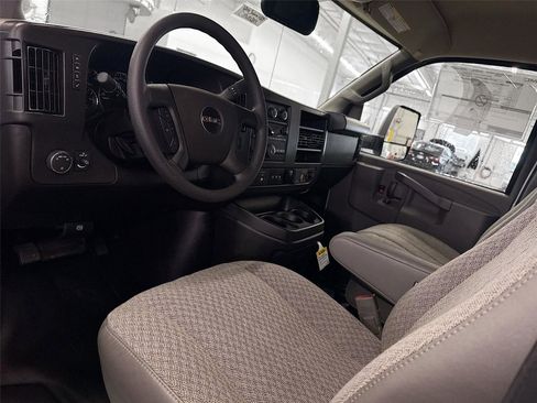 New 2026 GMC Savana 4500 w/ Driver Convenience Package image 4