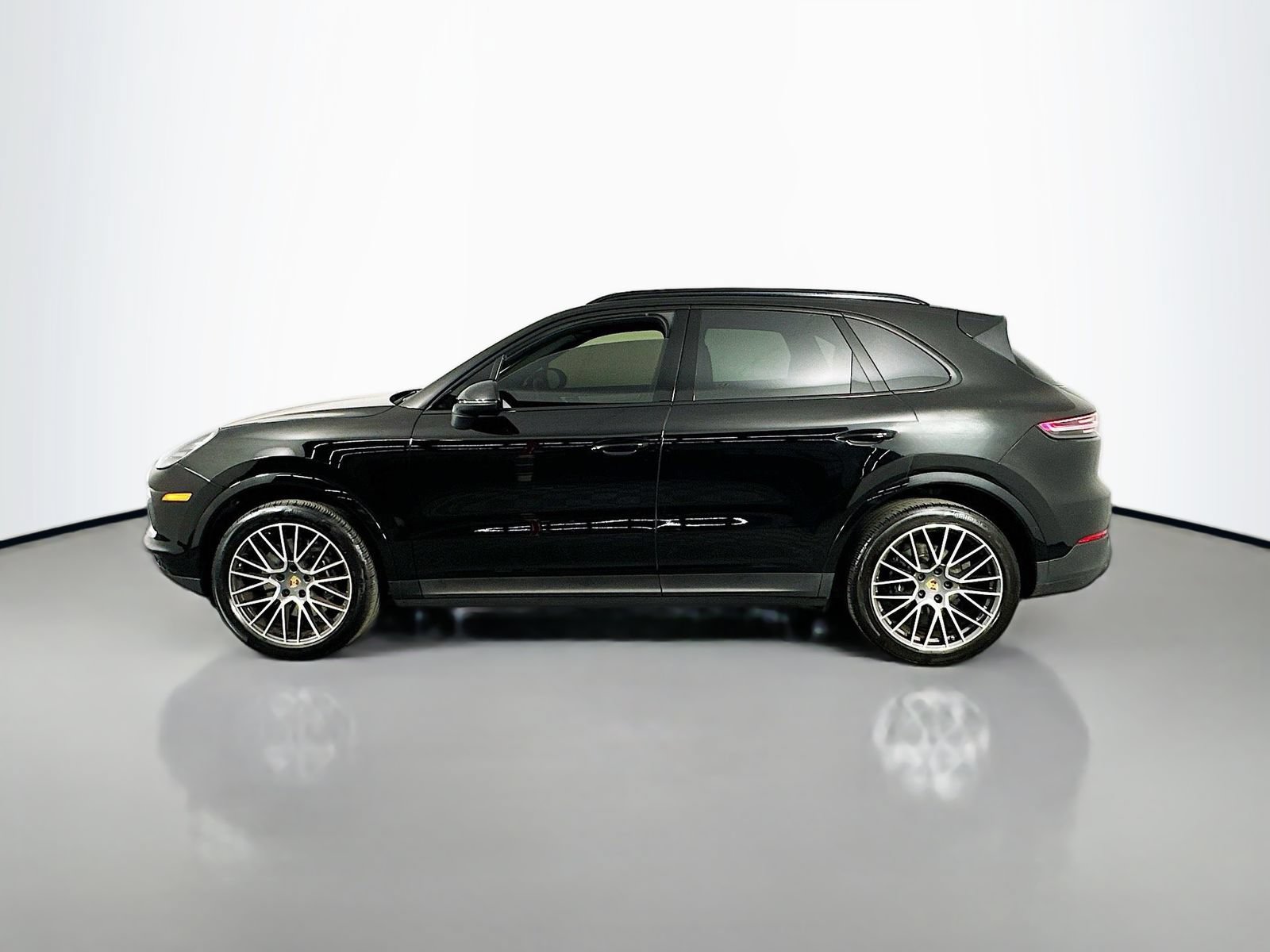 Used 2023 Porsche Cayenne AWD/4WD image 4