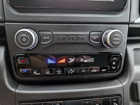 New 2026 RAM ProMaster 2500 w/ Quick Order Package 22G SLT image 24