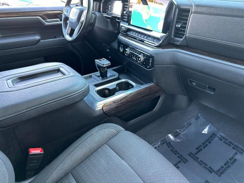 Used 2022 GMC Sierra 1500 Elevation w/ LPO, Elevation Black Package image 14