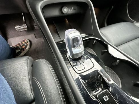 Used 2023 Volvo XC40 B5 Plus w/ Climate Package image 26